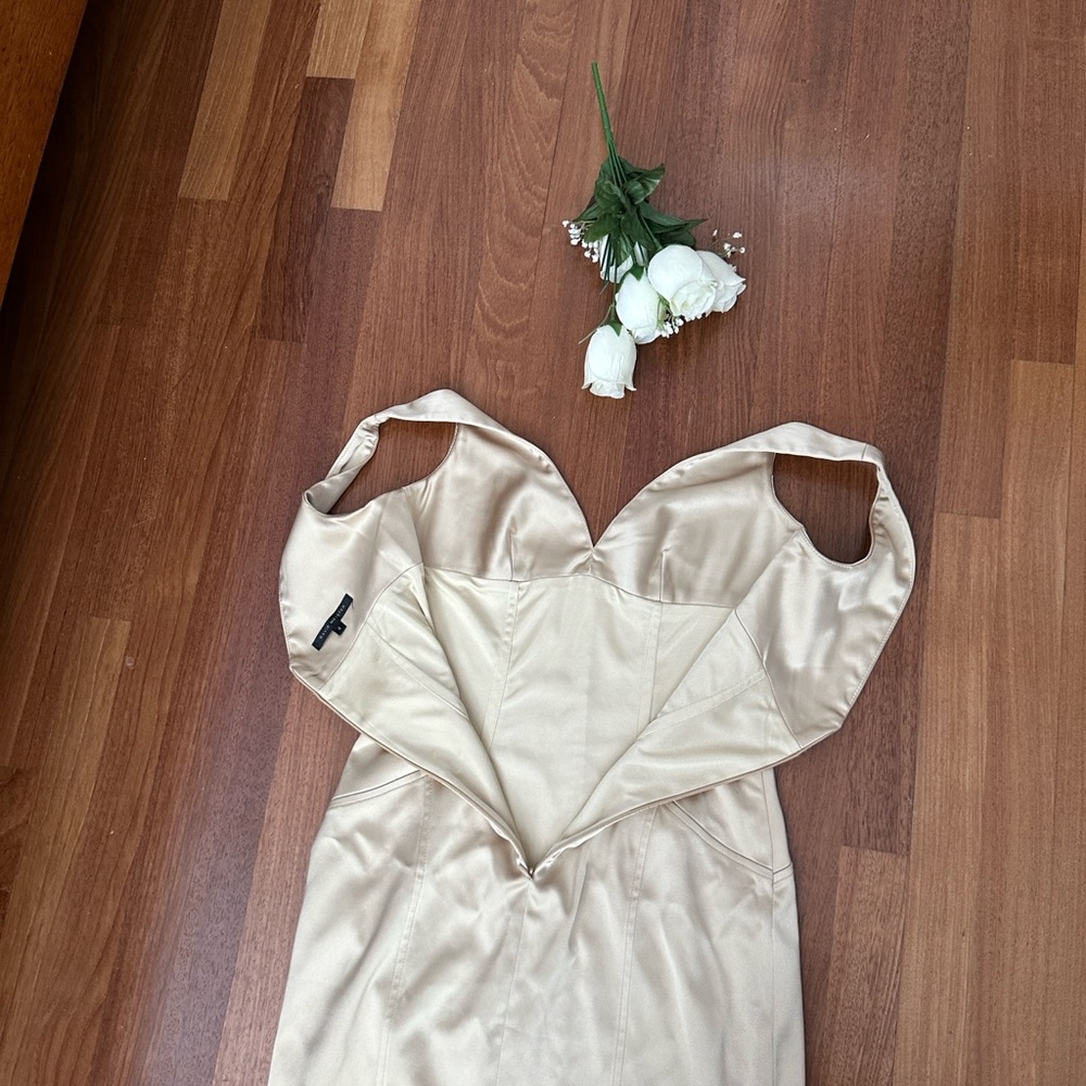 Elegant Cream Satin Party Dress - Picture 7 of 12